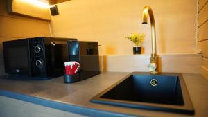 Nomad by Hora cu Brazi