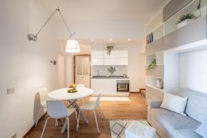 GuestHost - Historic Palace in the Heart of Siena