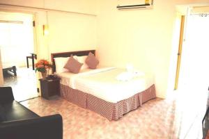 Hotel De Ratt Phuket