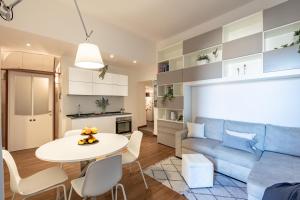 GuestHost - Historic Palace in the Heart of Siena