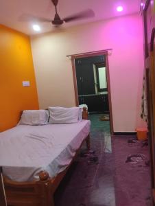 JR Home Stay Opp to Big Temple