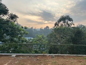 Serene Hill View Cottage