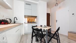 Flatbook - City Centre Torunska 11