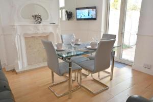 Hull Contractor Lodge-Sleeps 10, Free Parking, Near Stadium