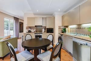 Luxurious Suite at Cape Royale