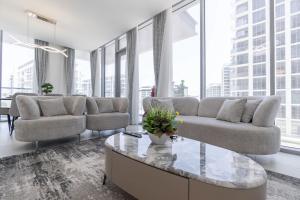 Free housekeeping visits during your stay - StayShort - Top-Tier 4BR in Meydan - Sleeps 7!