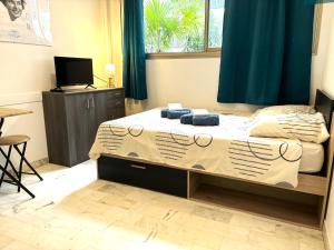 Cannes center AC Wifi 100 m from sand beach behind Martinez hotel