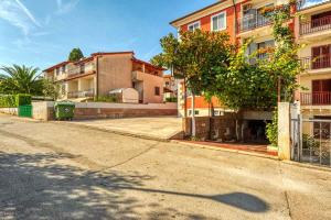 Apartment Vesna 3 with terrace