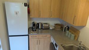 2BR Penthouse Flat in West London Near Elizabeth Line