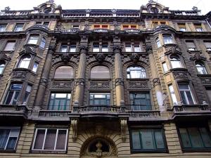 Easy City Access Dohány Street Home for 4 by NW