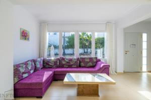 Inftour La Fustera Villa