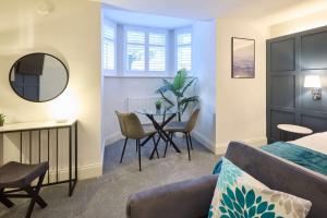 Host & Stay - The Langley Hotel