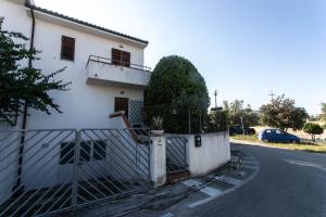 Villetta con giardino a Marcelli - M148