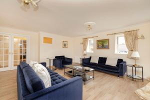 Riverside Home In Perth