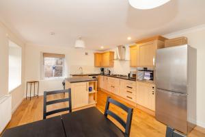 Riverside Home In Perth