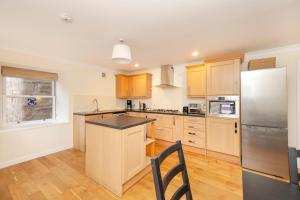 Riverside Home In Perth