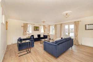 Riverside Home In Perth