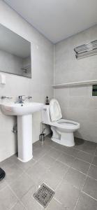 Cozy home Hapjeong Hongdae, parking available, negotiable