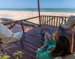 Paraíso de Tabuba - casa de aluguel por temporada - 32km de Maceió-AL - Pé na areia - 24h de Frente para o mar