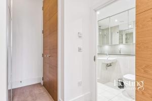 The Kensington Suite - 2Bed Apartment with Parking