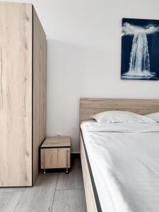 Soft Landing - Airport Apartment with Parking