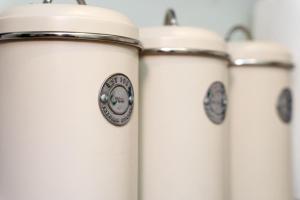 Nr 8 - Modern 2 Bed Flat - WiFi - Town Centre - Parking