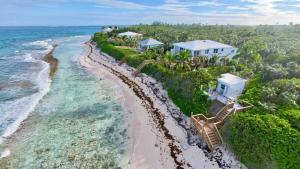8 Bedroom Ocean Front in Eleuthera Double Bay with pool