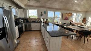 8 Bedroom Ocean Front in Eleuthera Double Bay with pool