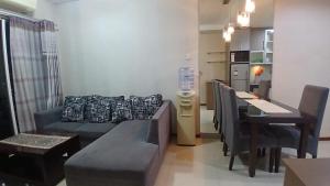 CENTRAL JAKARTA THAMRIN RESIDENCE APARTMENT luxurious 2BEDROOM New furniture 60M scbd beside 3 MALLS