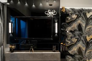 Noir x DXB a High Floor 1BDR in Downtown Dubai