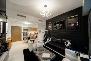 Noir x DXB a High Floor 1BDR in Downtown Dubai