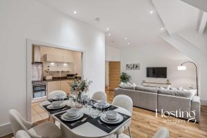 The Hamilton Suite - 2Bed Apartment with Parking