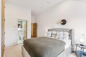 The Hamilton Suite - 2Bed Apartment with Parking