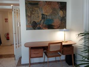 Estoril Upscale Apartment with Pool by LovelyStay