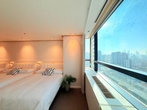 Oasis Hongdae Central