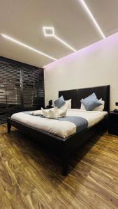 THE SLATE HOTEL NUMGAMBAKKAM Near US EMBASSY & APPOLLO HOSPITAL