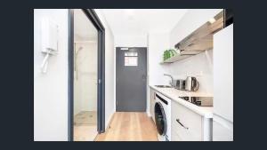 Modern Studio in Burwood