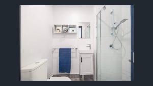 Modern Studio in Burwood