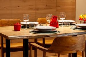 Maison Mont Blanc, brand new apartment ideal for 4, private parking, walking from center