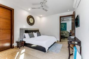 3bhk- New Friends Colony- LIFT- South Delhi