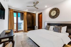 3bhk- New Friends Colony- LIFT- South Delhi