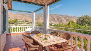 Villa Cañadu Nerja by Ruralidays