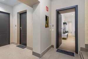 Bergamo Center BGYnn Balcony Suite