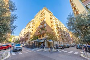 Vatican Home with Private Patio near San Pietro