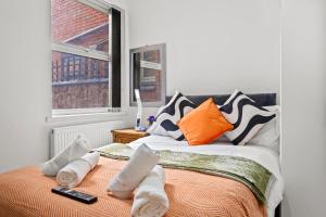 Stadium Suite Central 7BR Luxury Guest House By AltoLuxo Short Lets Serviced Accommodation With Free Wifi & Parking