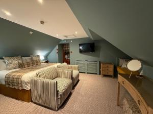 Craigatin House & Courtyard