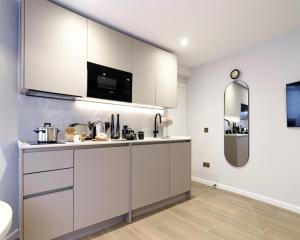 Discover our property in West Hampstead-Basement.