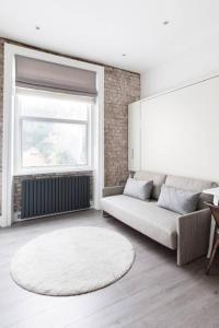 Decompress at a Serene Studio in Classic Townhouse