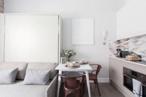 Decompress at a Serene Studio in Classic Townhouse