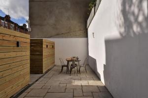 Beautiful one Bedroom Apartment-Basement. NW6.